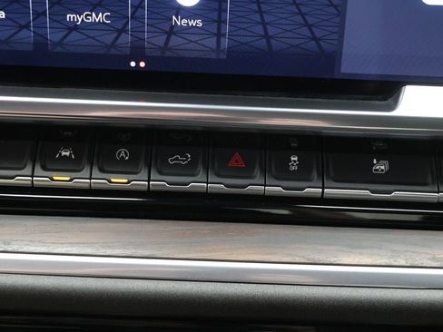 Used 2025 GMC Sierra 1500 SLT image 26