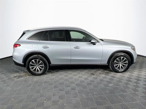 Used 2025 Mercedes-Benz GLC 300 4MATIC image 7