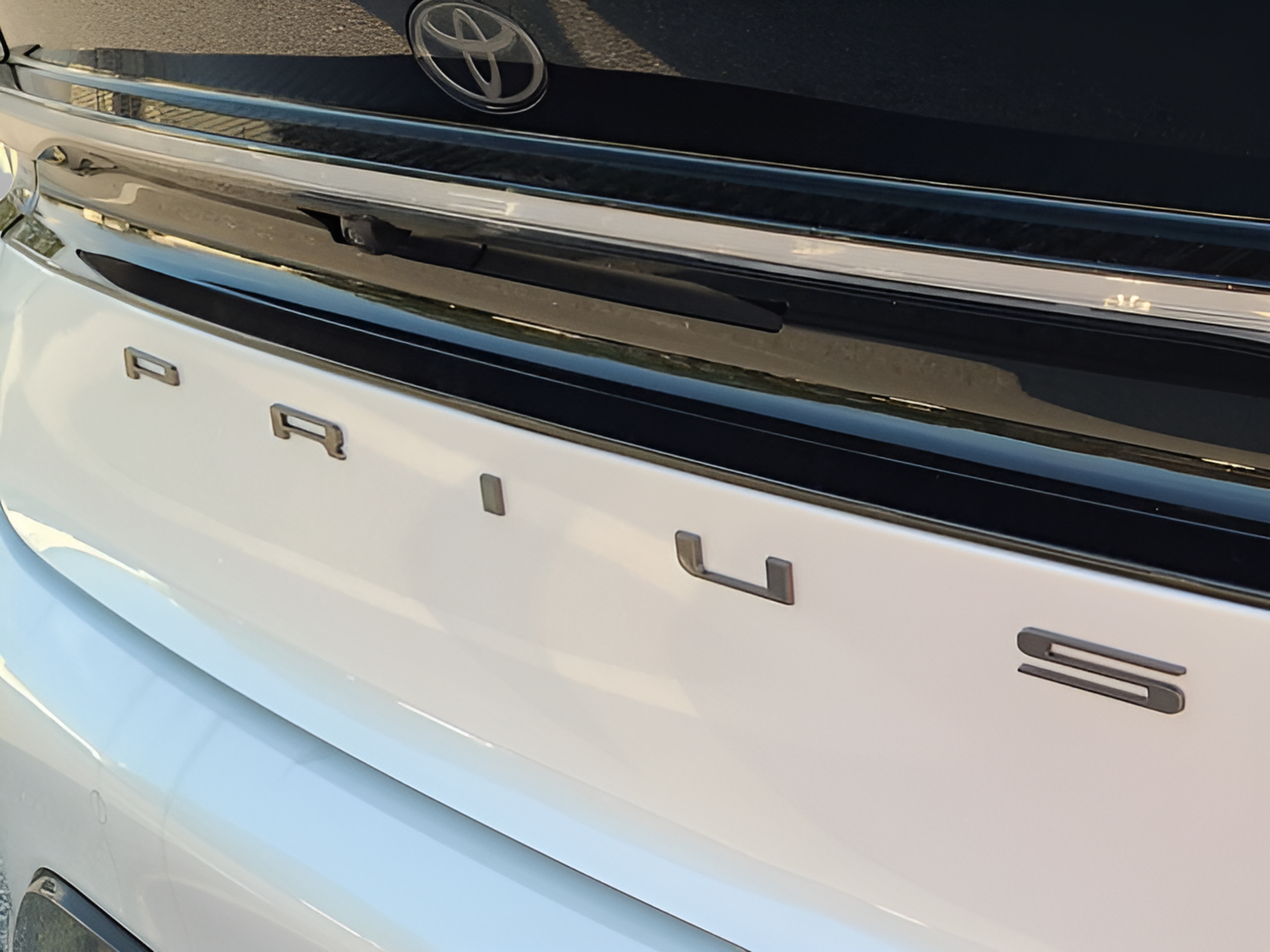 New 2026 Toyota Prius Plug-In Hybrid FWD image 30
