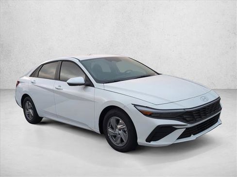 New 2026 Hyundai Elantra SE image 7