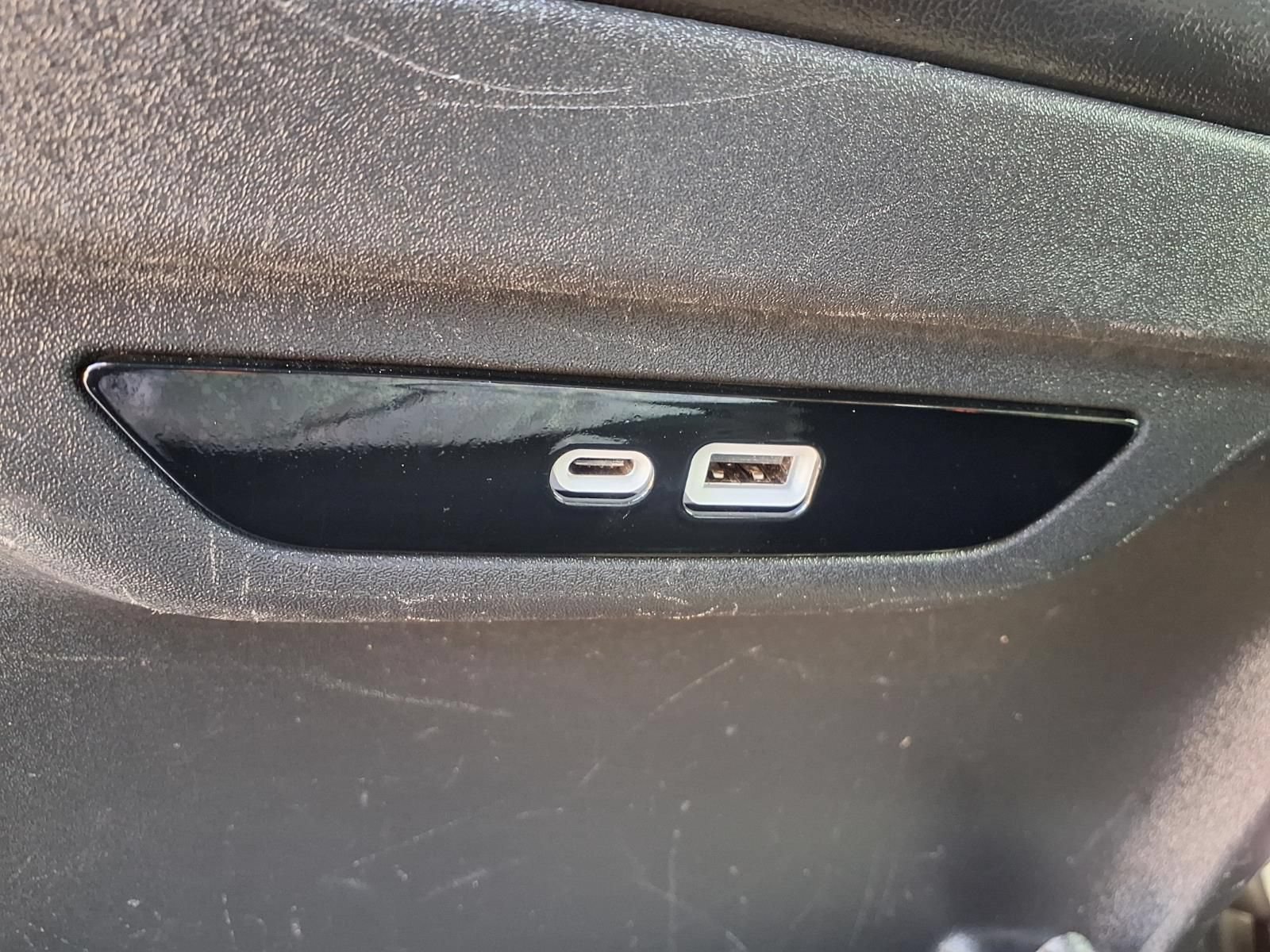 Used 2024 Chrysler Pacifica Touring-L FWD image 29
