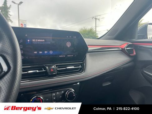 Used 2024 Chevrolet TrailBlazer RS w/ Driver Confidence Package FWD image 9