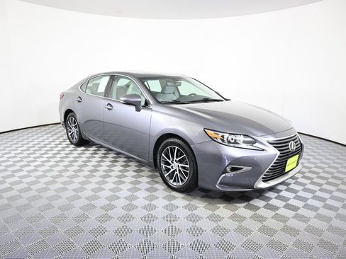 Used 2016 Lexus ES 350 w/ Navigation System Package FWD image 9