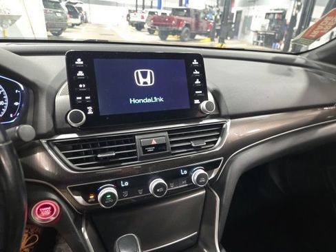 Used 2018 Honda Accord Sport image 14