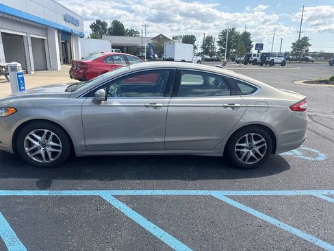 Used 2015 Ford Fusion SE w/ Equipment Group 202A FWD image 5