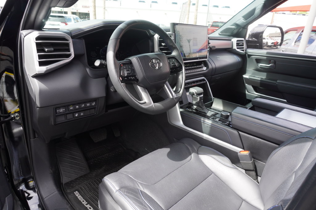 Used 2023 Toyota Sequoia Platinum AWD/4WD image 18
