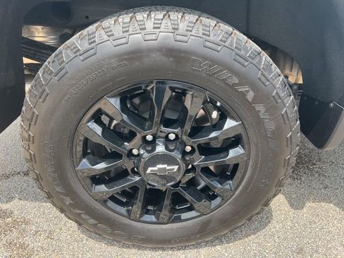 Used 2026 Chevrolet Silverado 2500 Custom w/ Custom Value Package AWD/4WD image 7