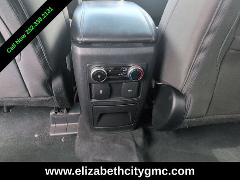 Used 2023 Ford Explorer XLT AWD/4WD image 18
