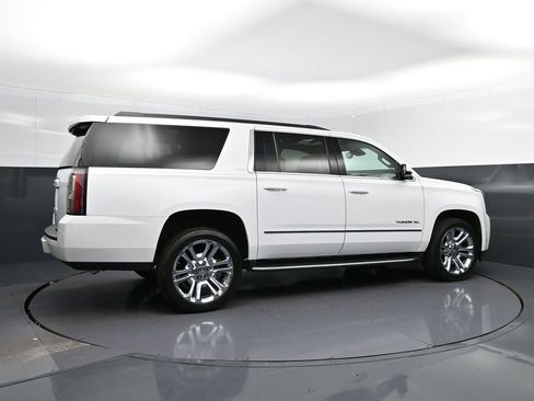 Used 2020 GMC Yukon XL SLT w/ Premium Edition image 8
