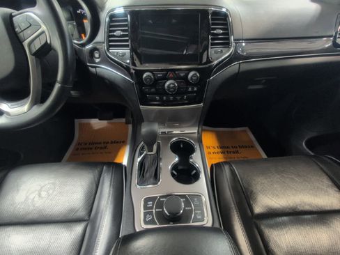 Used 2019 Jeep Grand Cherokee Overland image 11