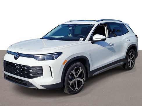 New 2026 Volkswagen Tiguan SE FWD image 2