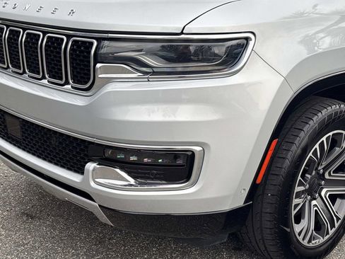 Used 2024 Jeep Wagoneer L Series II RWD image 10