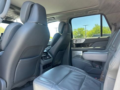 Used 2020 Lincoln Navigator Reserve w/ Equipment Group 208A Reserve AWD/4WD image 23