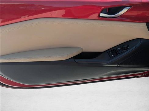 Used 2016 MAZDA MX-5 Miata Grand Touring RWD image 11
