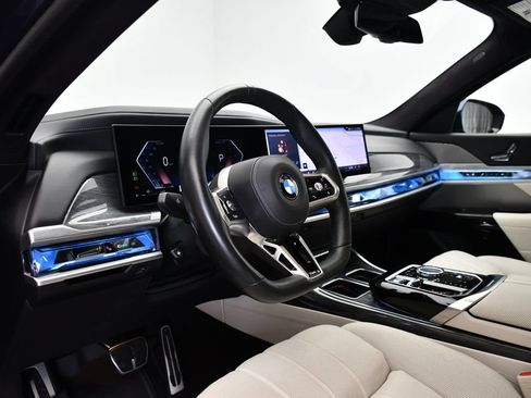 Used 2023 BMW 760i xDrive AWD/4WD image 4