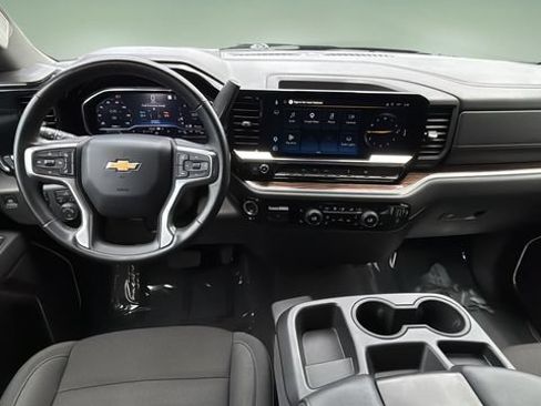Used 2025 Chevrolet Silverado 1500 LT AWD/4WD image 16