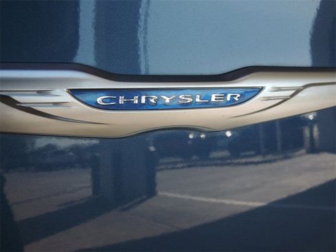 Used 2021 Chrysler 300 Touring L image 12