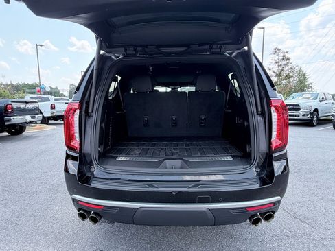 Used 2023 GMC Yukon XL Denali AWD/4WD image 9