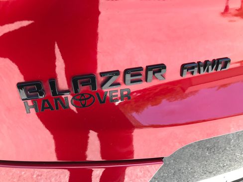 Used 2022 Chevrolet Blazer RS w/ Enhanced Convenience Package AWD/4WD image 11
