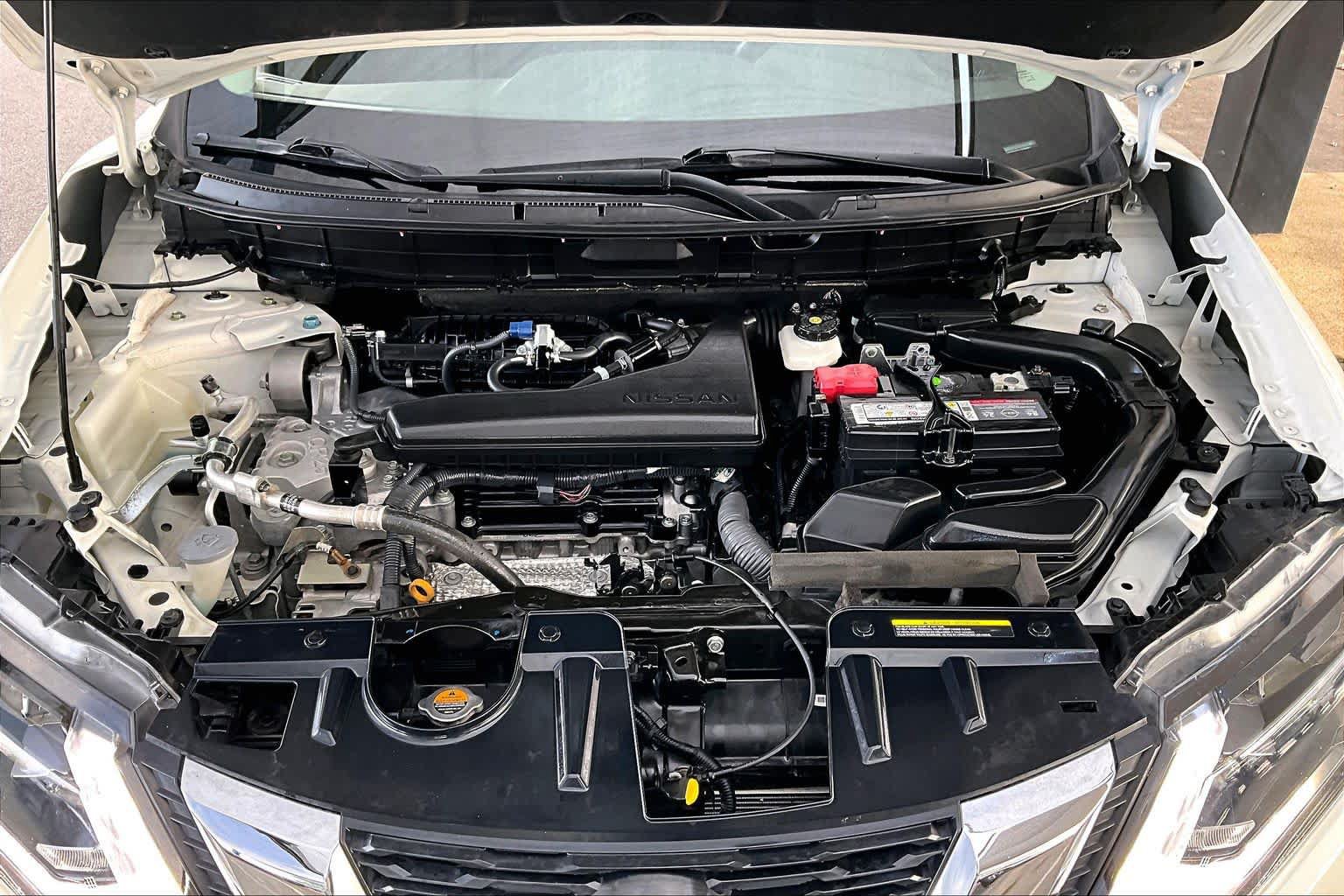 Certified 2020 Nissan Rogue SV FWD image 31
