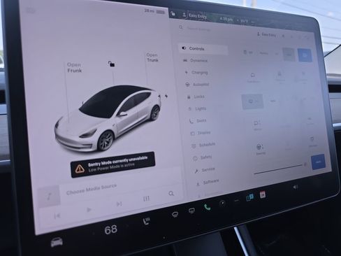 Used 2018 Tesla Model 3 Long Range RWD image 22