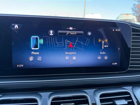 Used 2024 Mercedes-Benz GLS 580 4MATIC image 12