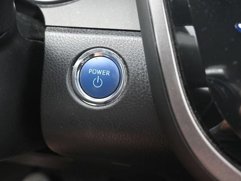 Used 2020 Toyota Camry XLE FWD image 13
