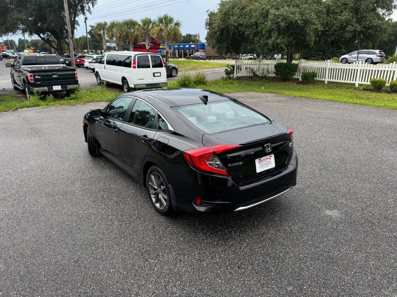 Used 2019 Honda Civic EX image 4