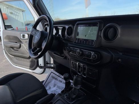 Used 2021 Jeep Gladiator Willys image 23