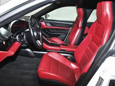 Used 2022 Porsche Taycan image 40