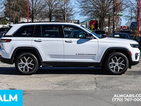 Used 2024 Jeep Grand Cherokee Limited AWD/4WD image 10