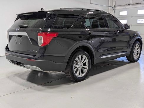 Used 2023 Ford Explorer XLT w/ Equipment Group 202A AWD/4WD image 8