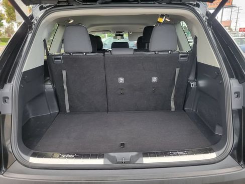 Used 2025 Toyota Grand Highlander FWD image 23