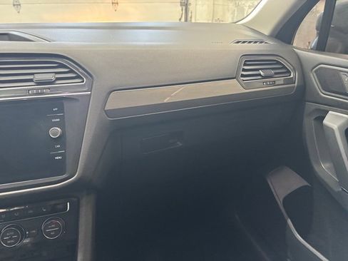 Used 2019 Volkswagen Tiguan SE w/ Panoramic Sunroof Package image 15