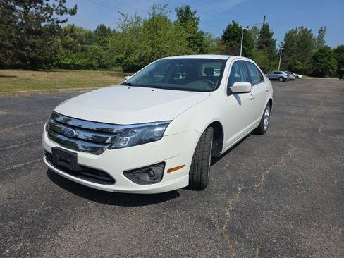 Used 2011 Ford Fusion SE FWD image 3