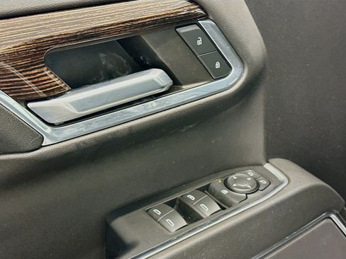 Used 2024 GMC Sierra 1500 Elevation image 15