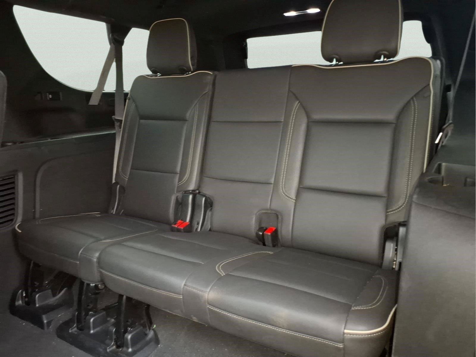 Used 2023 GMC Yukon XL SLT w/ SLT Premium Package AWD/4WD image 11