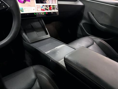 Used 2024 Tesla Model 3 Standard Range RWD image 19