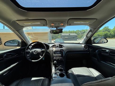 Used 2017 Buick Enclave Leather FWD image 9