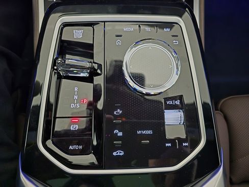 New 2026 BMW 740i xDrive w/ Premium Package image 31