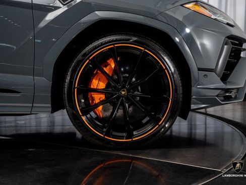 Used 2023 Lamborghini Urus S image 23