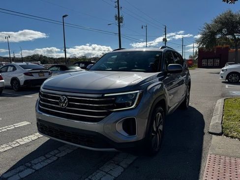 Used 2024 Volkswagen Atlas SE FWD image 4