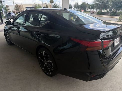Used 2024 Nissan Altima 2.5 SR FWD image 15
