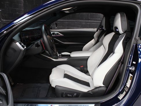Used 2025 BMW M4 xDrive Competition AWD/4WD image 39
