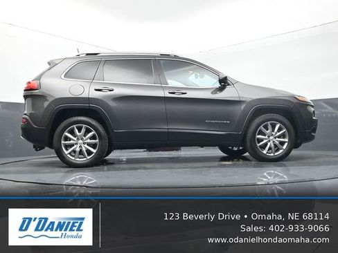 Used 2018 Jeep Cherokee Limited image 12