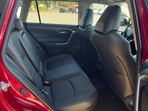 Used 2024 Toyota RAV4 XLE Premium image 13