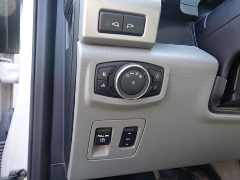 Used 2018 Ford F150 Lariat image 39