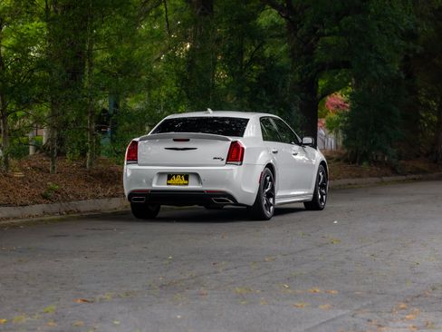 Used 2021 Chrysler 300 S w/ S Model Appearance Package RWD image 44