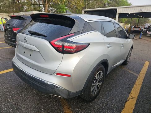 Used 2022 Nissan Murano S image 2