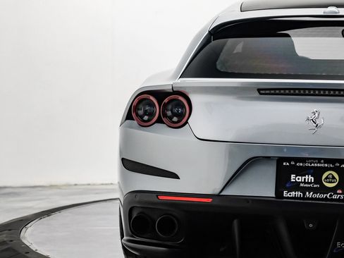 Used 2018 Ferrari GTC4Lusso AWD/4WD image 17